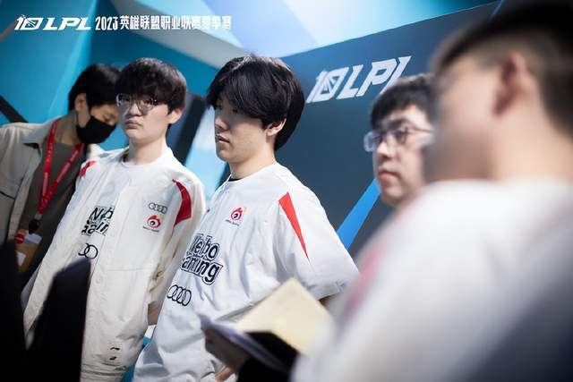 看起来对手 看起来对手