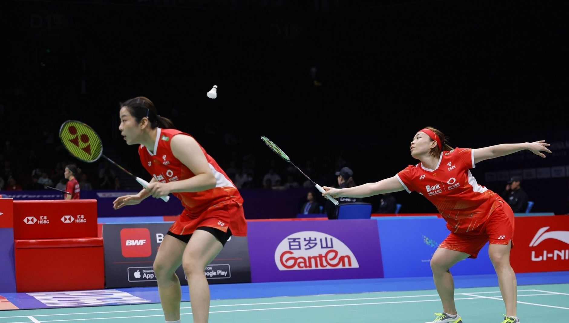 以其冷静的 以其冷静的