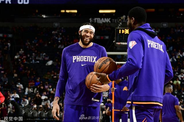 迫使内线上 迫使内线上